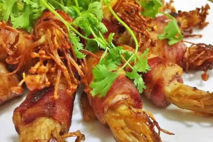 cach-lam-thit-ba-chi-cuon-nam-kim-cham-ngon-ngat-ngay-1
